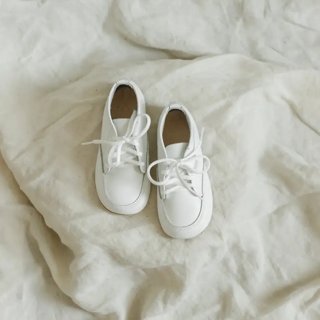 Finley Oxford | White