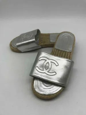 Pre-Owned Chanel Silver Size 38 Espadrille Sandals