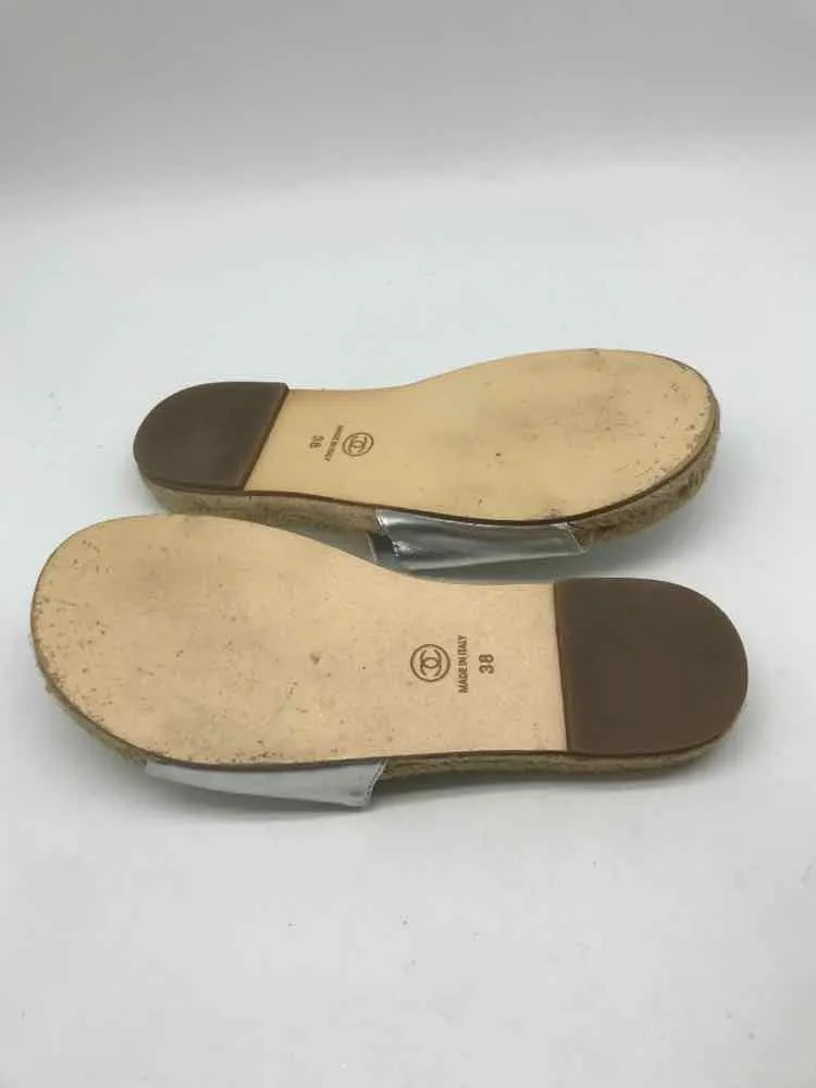 Pre-Owned Chanel Silver Size 38 Espadrille Sandals