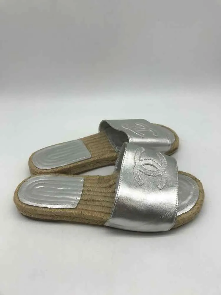 Pre-Owned Chanel Silver Size 38 Espadrille Sandals